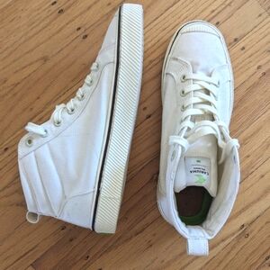 Cariuma OCA White Canvas High Top Women's Size 9